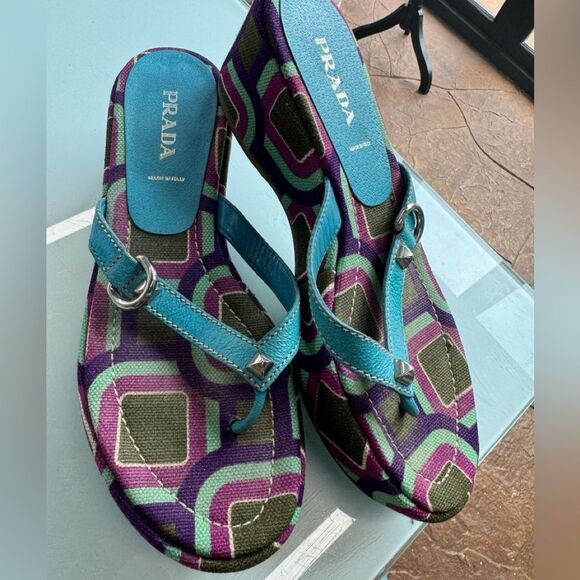 PRADA studded sandals with grommets beautiful blues and pinks size 9 (39 EU) - Picture 12 of 13